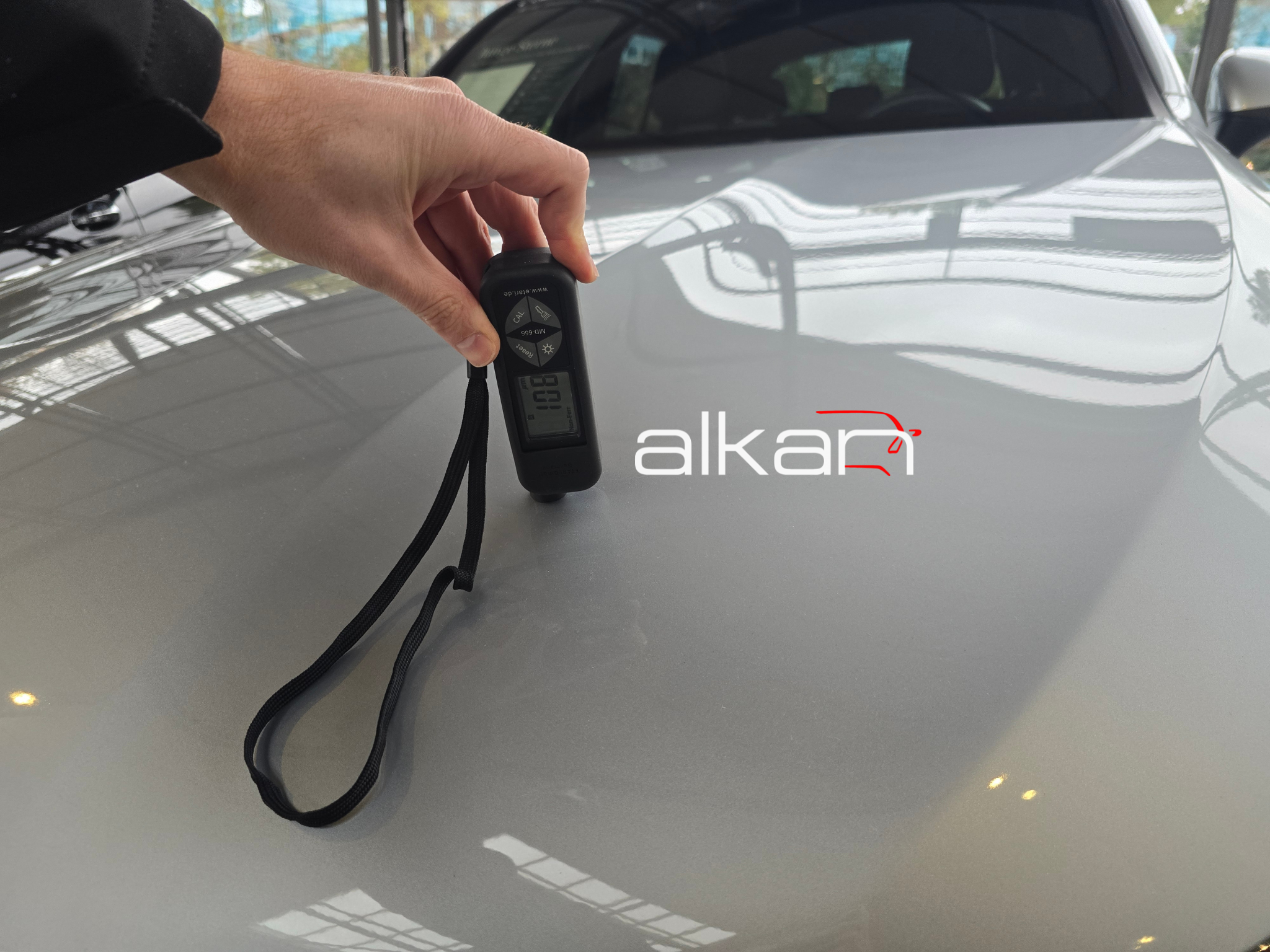 Gebrauchtwagencheck -Lackschichtdickenmessung